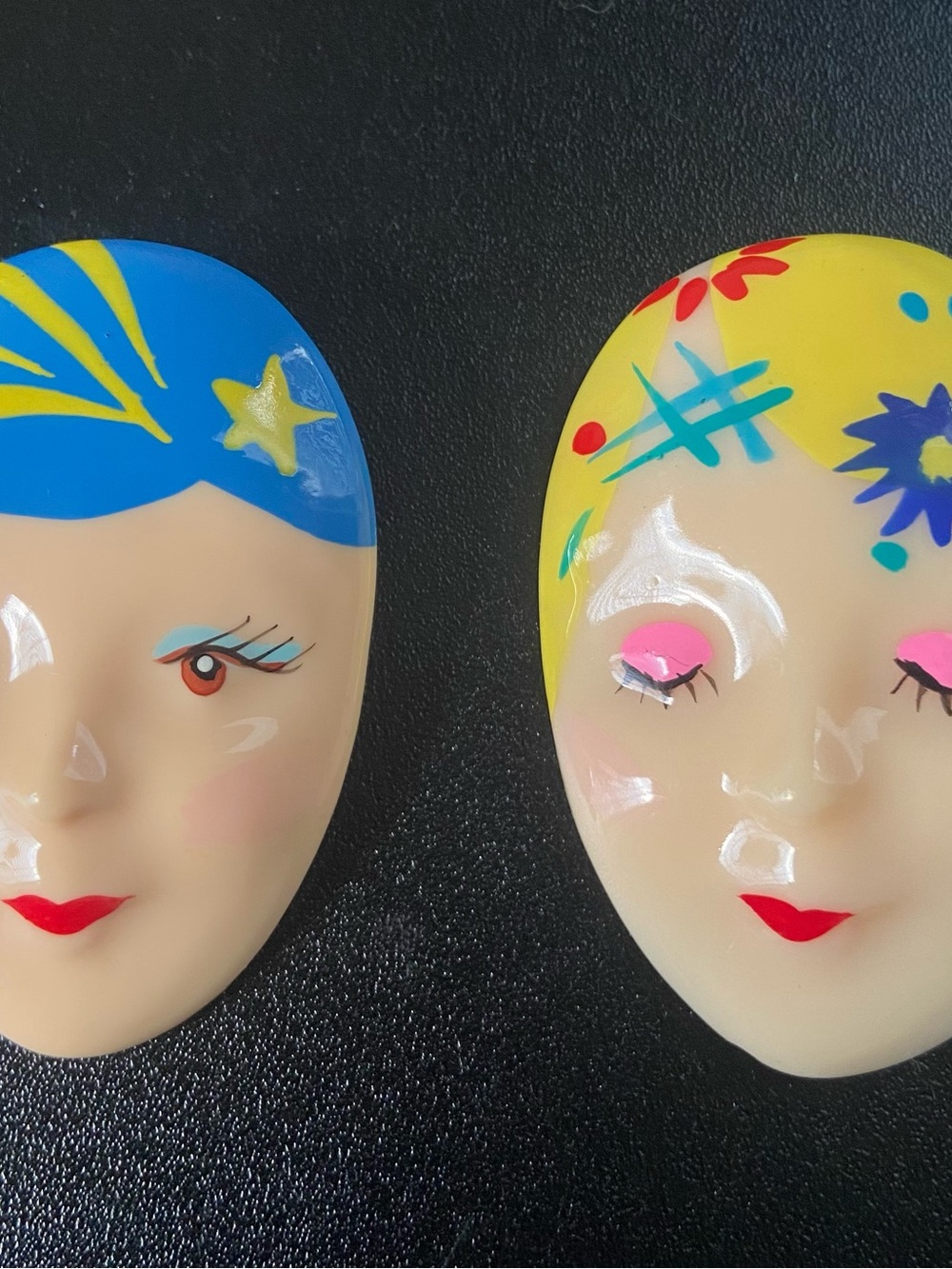 Vintage 1980s Hand-Painted
Flapper Face Brooch Pins - Set of 2
NOS